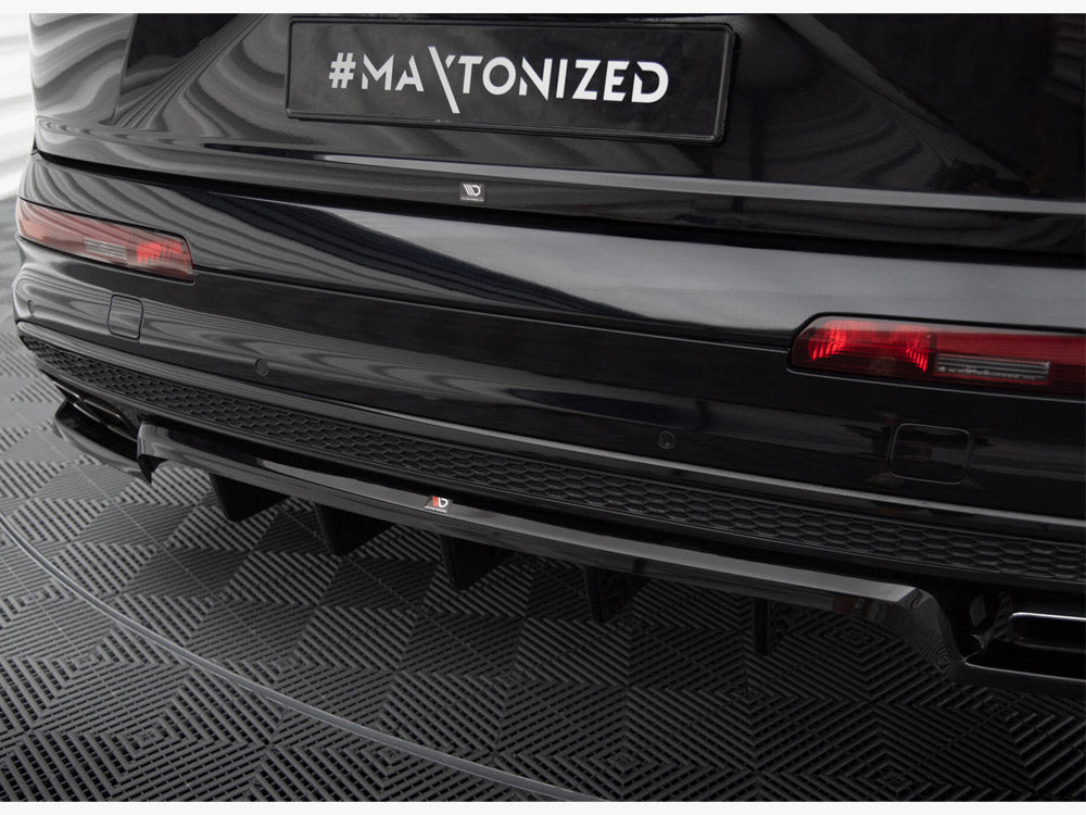 Central Rear Splitter (Vertical Bars) - Audi SQ7 Mk2