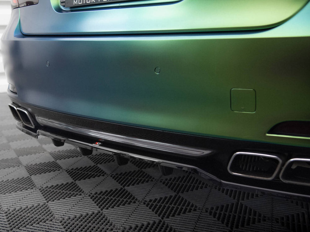 Central Rear Splitter (Vertical Bars) - BMW 7 Series F01