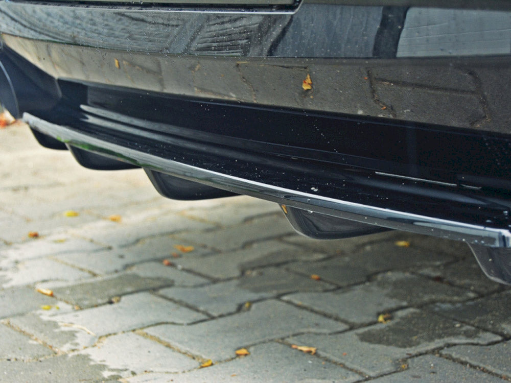 Central Rear Splitter (Vertical Bars) - BMW 5 Series F11 (M-Pack)