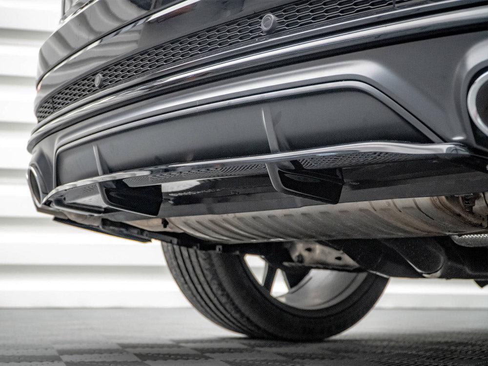 Central Rear Splitter (Vertical Bars) V.1 - Audi SQ8 Mk1