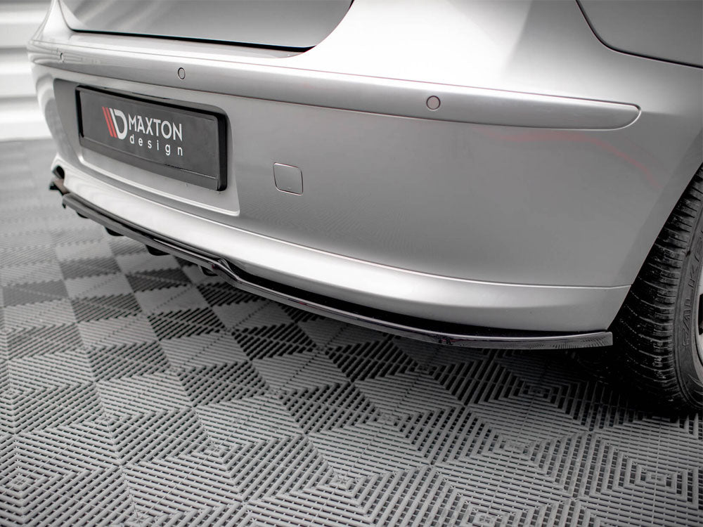 Central Rear Splitter (Vertical Bars) - BMW 1 Series E81 (Facelift)