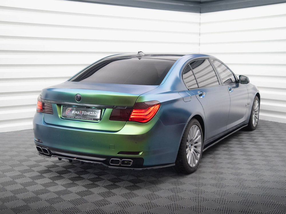 Central Rear Splitter (Vertical Bars) - BMW 7 Series F01