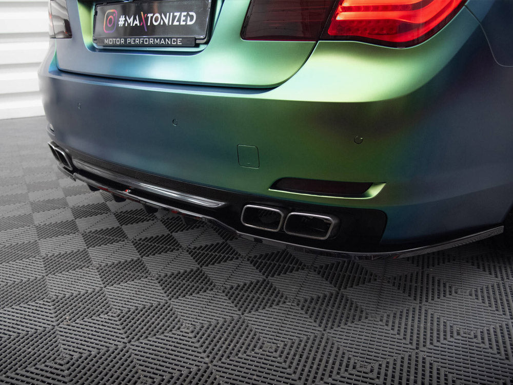 Central Rear Splitter (Vertical Bars) - BMW 7 Series F01